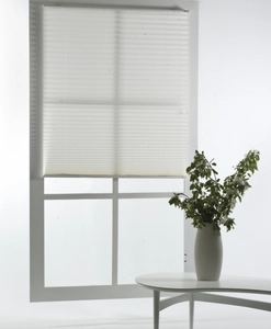 Sollin pleated blind, white