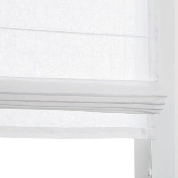 Vit hissgardin i linne