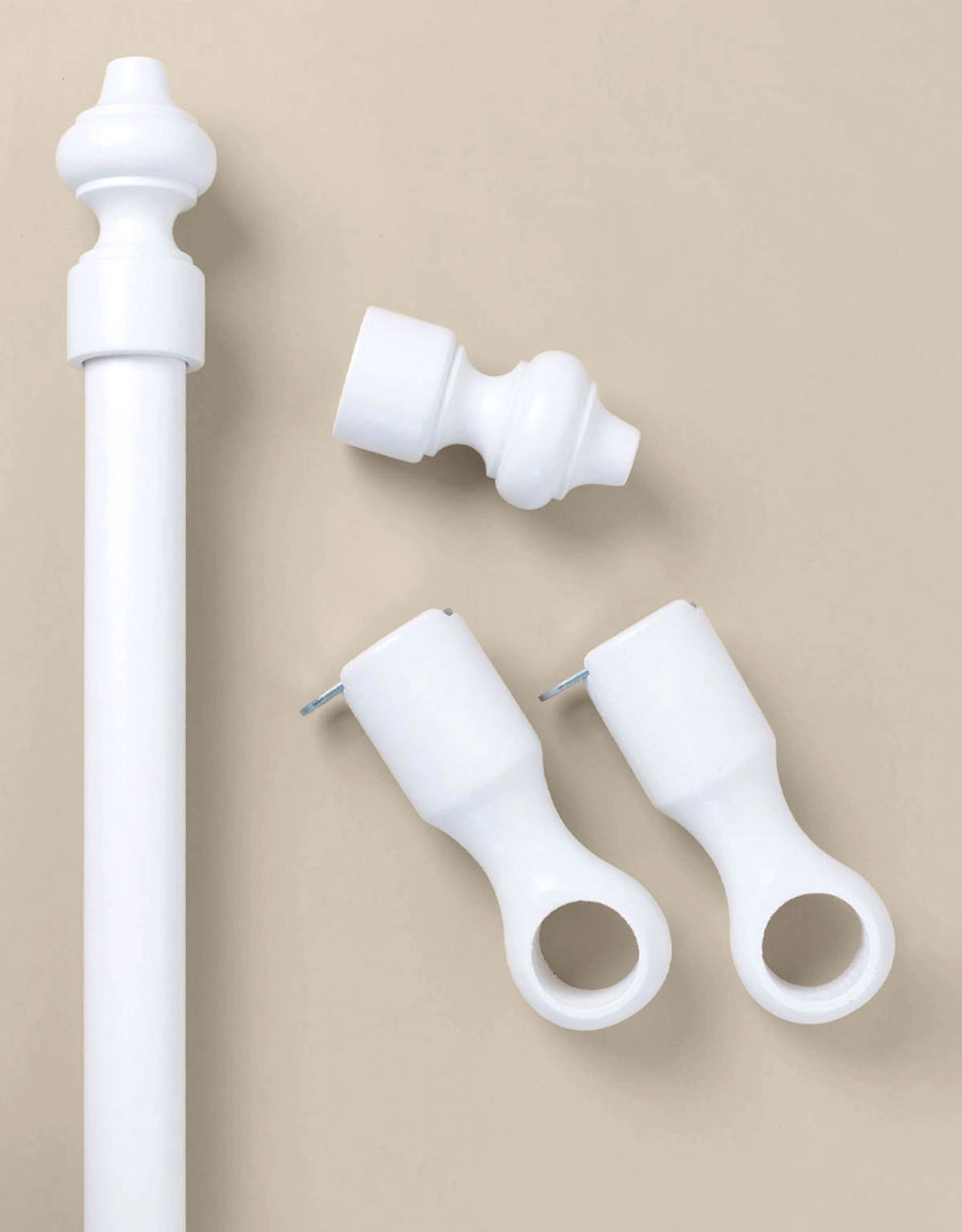 Vit trästång i klassisk stil