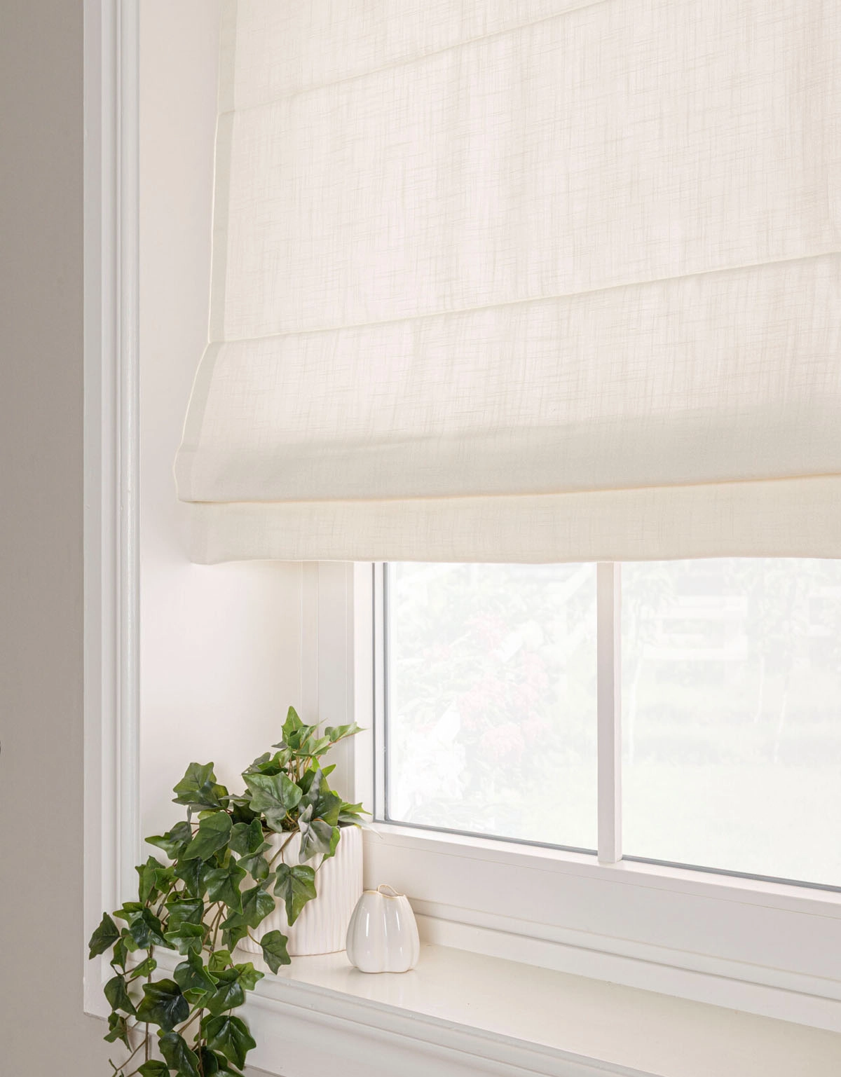 Varmvit hissgardin i linneblandning