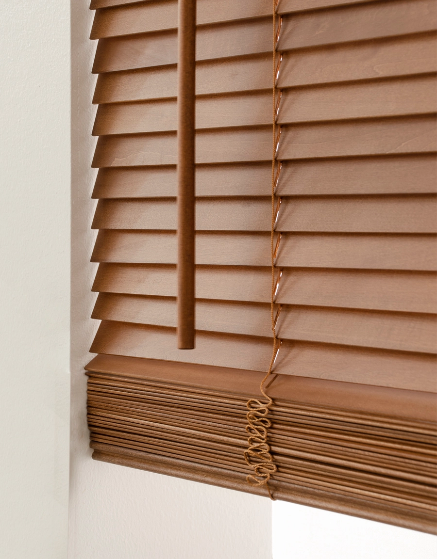 Wooden Venetian blind, slat width 27 mm, cherry, 130 cm height