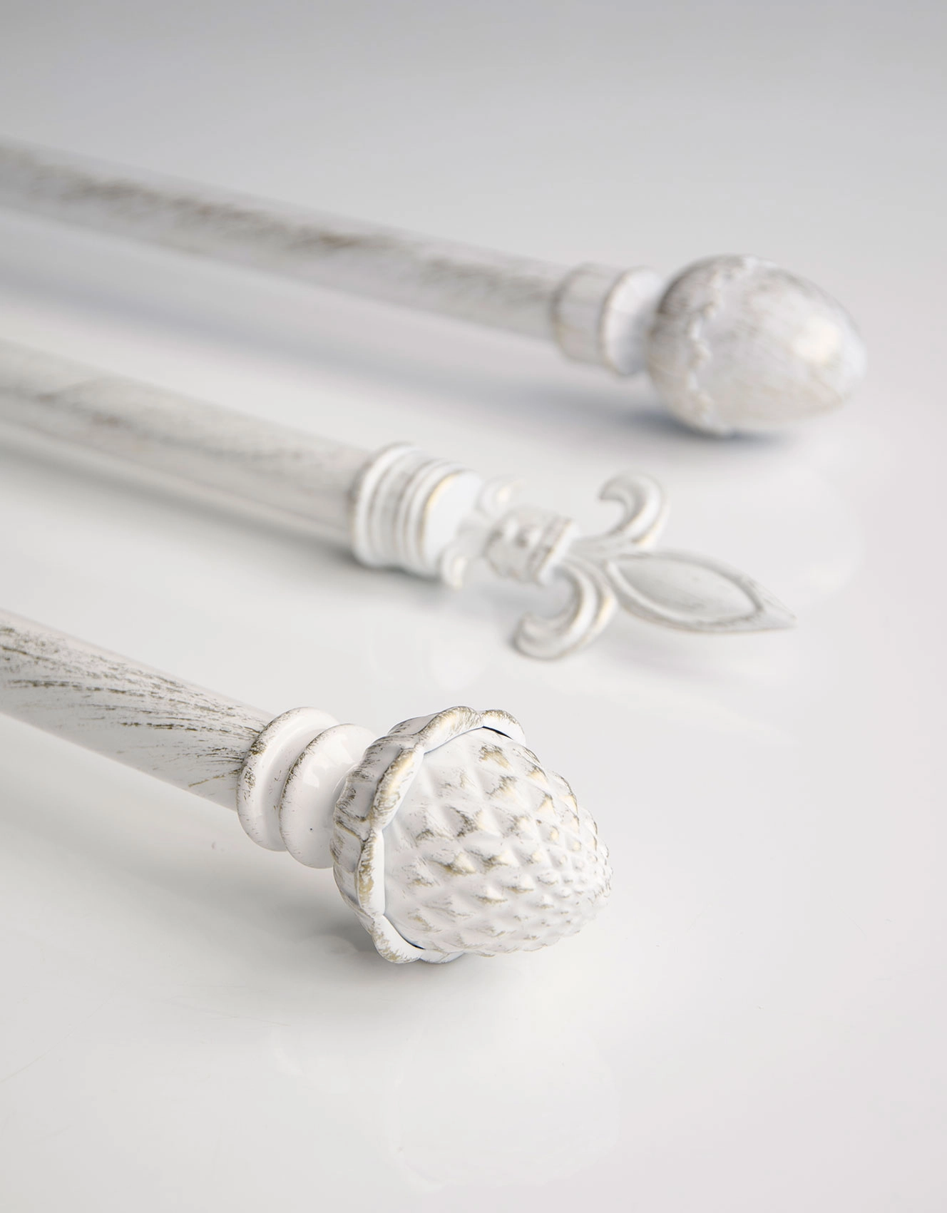 Kotte, Lilja and Elin curtain rods in white gold from Hasta