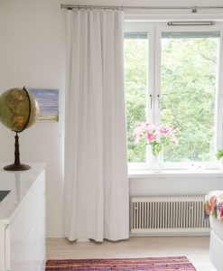 mörkläggande gardin vit från Hasta