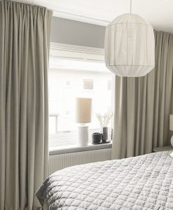 Måttillverkad gardin Silent Night, mörkläggande 100%, beige