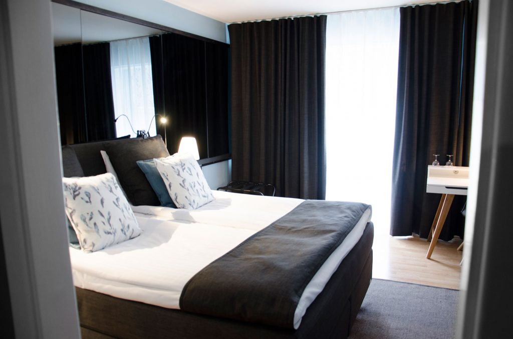 hotellgardin takmonterad gardin måttillverkad
