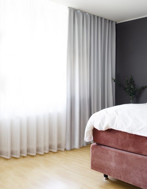 mörkläggande hotellgardin vit, måttillverkad Hasta