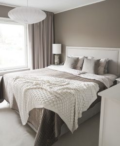 Måttillverkad hotellgardin Dokie, mörkläggande 95%, beige