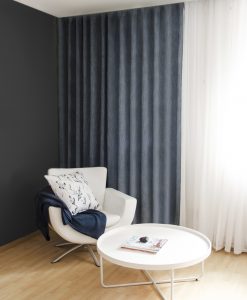 mörkläggande hotellgardin blå, måttillverkad Hasta