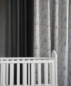 Måttillverkad gardin Owl, 95% mörkläggande, grå