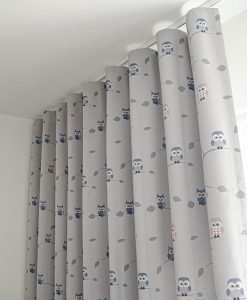 Måttillverkad gardin Owl, 95% mörkläggande, grå
