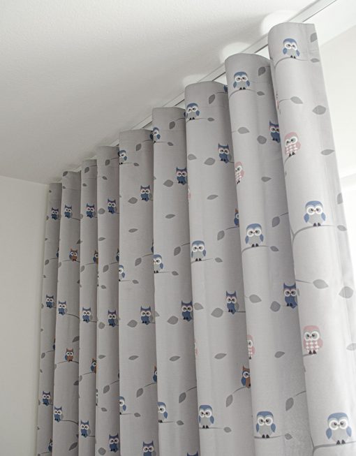 Måttillverkad gardin Owl, 95% mörkläggande, grå