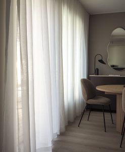 Måttillverkad gardin Viska, vit