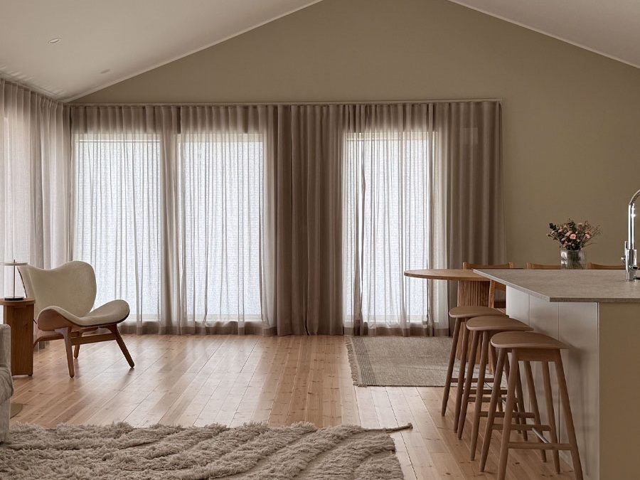 Beige avskärmande gardin Saga